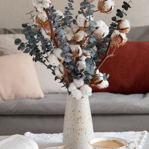Bouquet de fleurs séchées avec fleurs de coton et eucalyptus stabilisé -  Bouquet « Douceur » | Fleuriste à Ferney Voltaire | Livraison partout en  France – malvarosaflowers