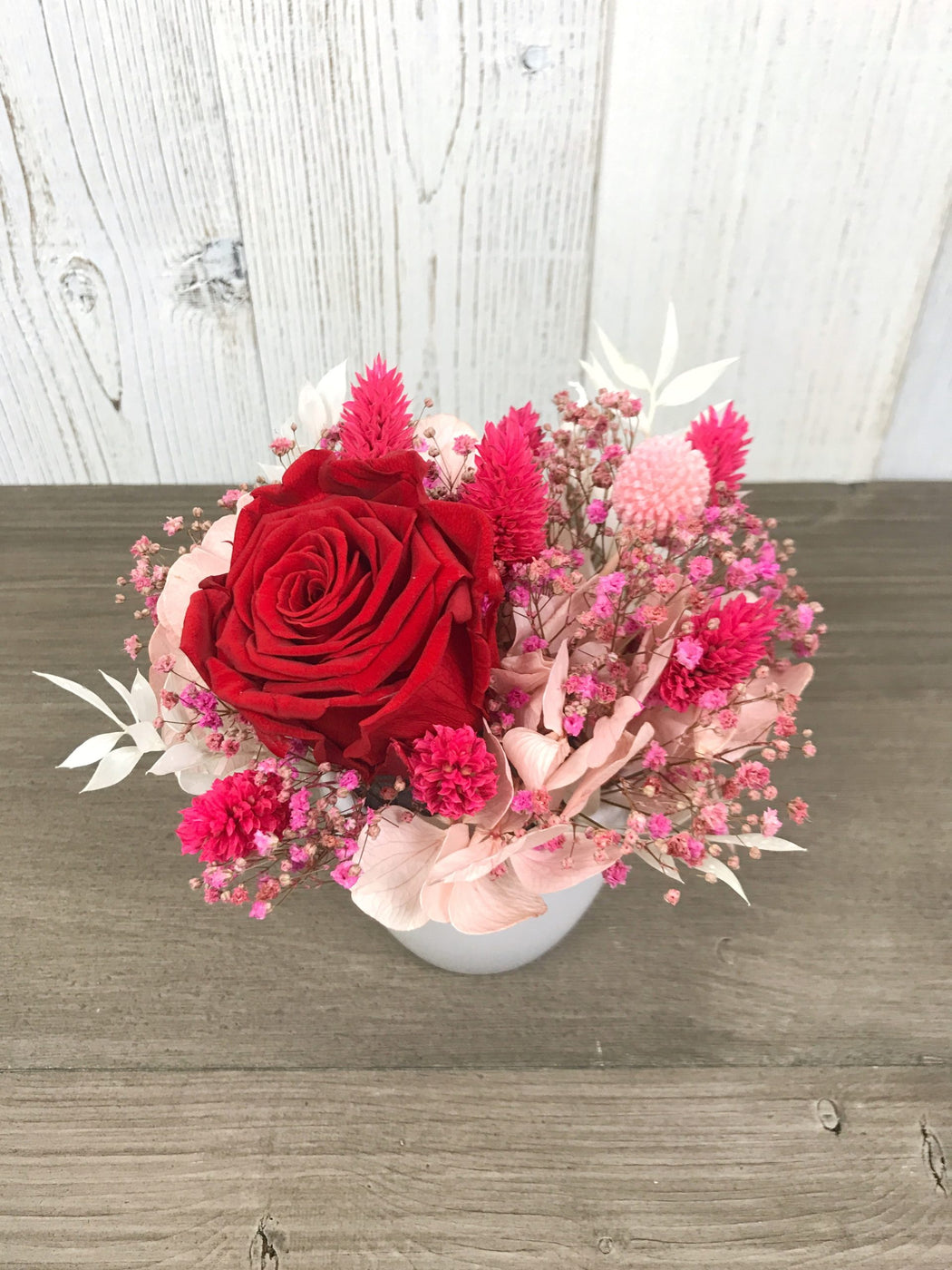 Fleurs séchées en vase avec rose éternelle rouge - Petit bouquet 