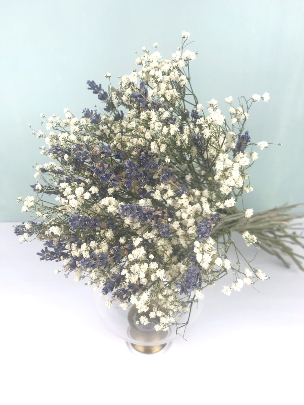 Bouquet de gypsophile blanche stabilisée et lavande - Bouquet « Luna » |  Fleuriste à Ferney Voltaire | Livraison partout en France – malvarosaflowers