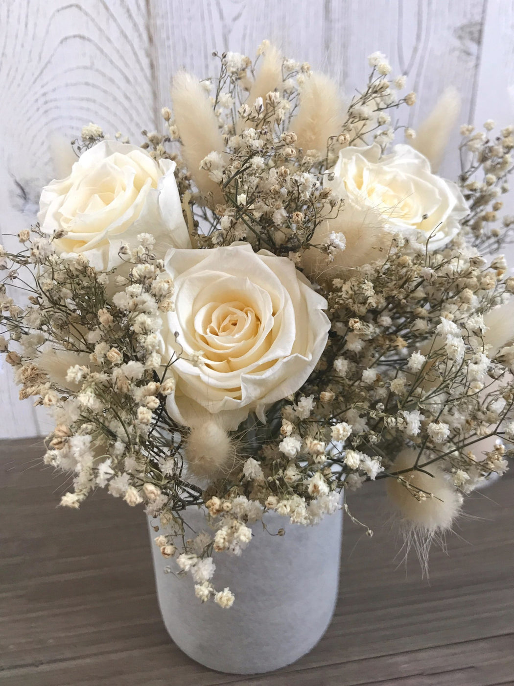 Bouquet fleurs stabilisées avec roses champagne et gypsophile - Bouquet «  Belle » | Fleuriste à Ferney Voltaire | Livraison partout en France –  malvarosaflowers