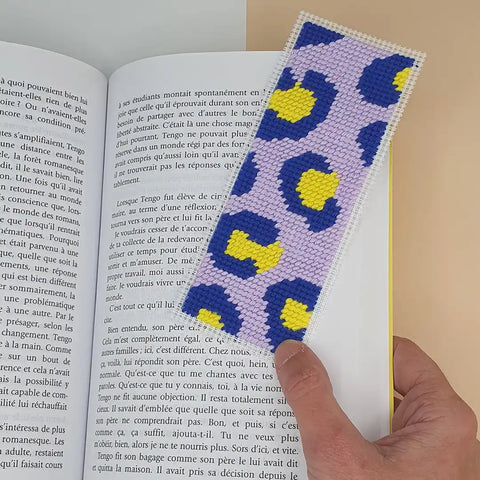 Fukuri canevas marque page léopard finitions découpe canva caneva