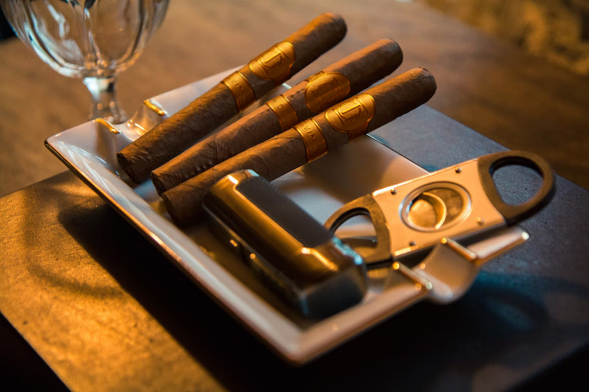 RHAFAYRE Schreibtischaufsatz Tragbarer Zigarrentaschen-Aschenbecher aus  Metall mit Deckel, (1-St)
