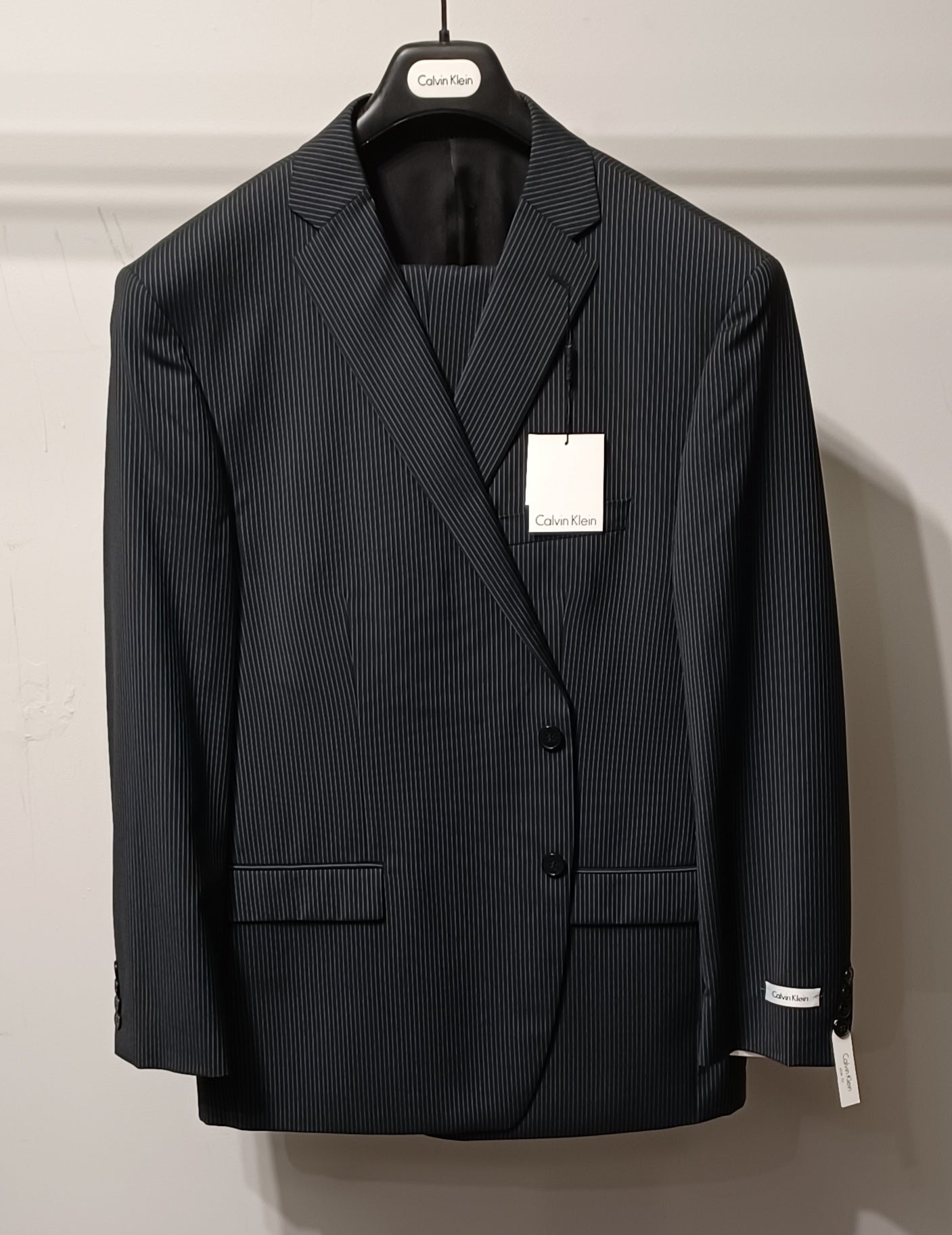 Calvin Klein 2pc Modern/Slim Fit Suit #145 ONLY SIZE 48R, 50R, 40L, 42 –  Unique Design Menswear