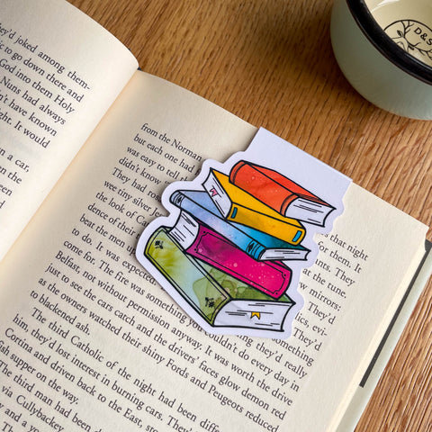 Magnetic Book mark with illustration of a stack of books