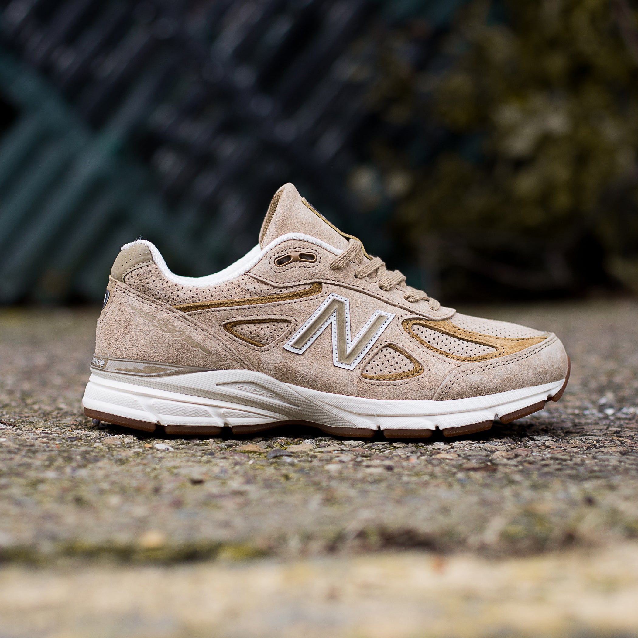 New Balance M990HL4 – Threads on Carson