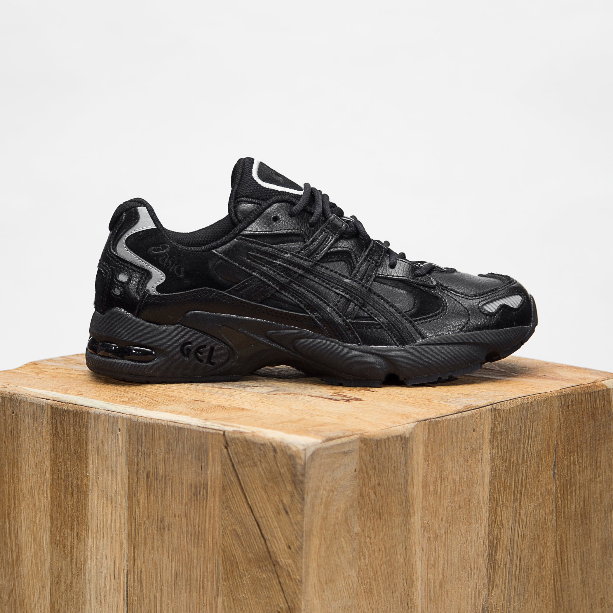 gel kayano 5 og black