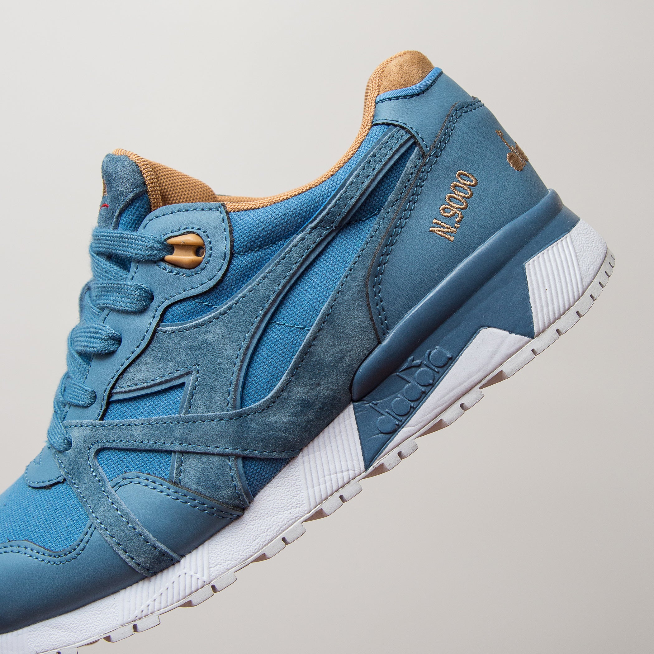 diadora mythos