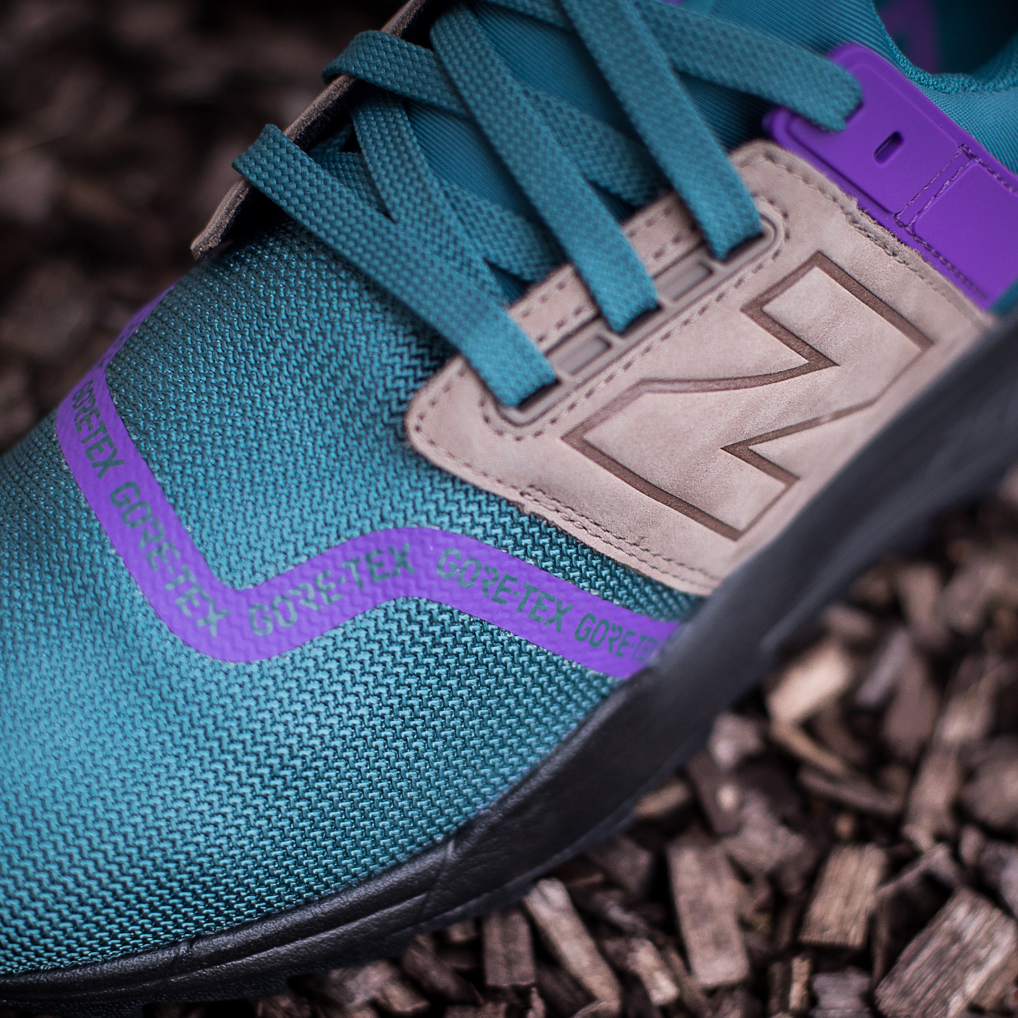 New Balance 247 GTX – Threads on Carson