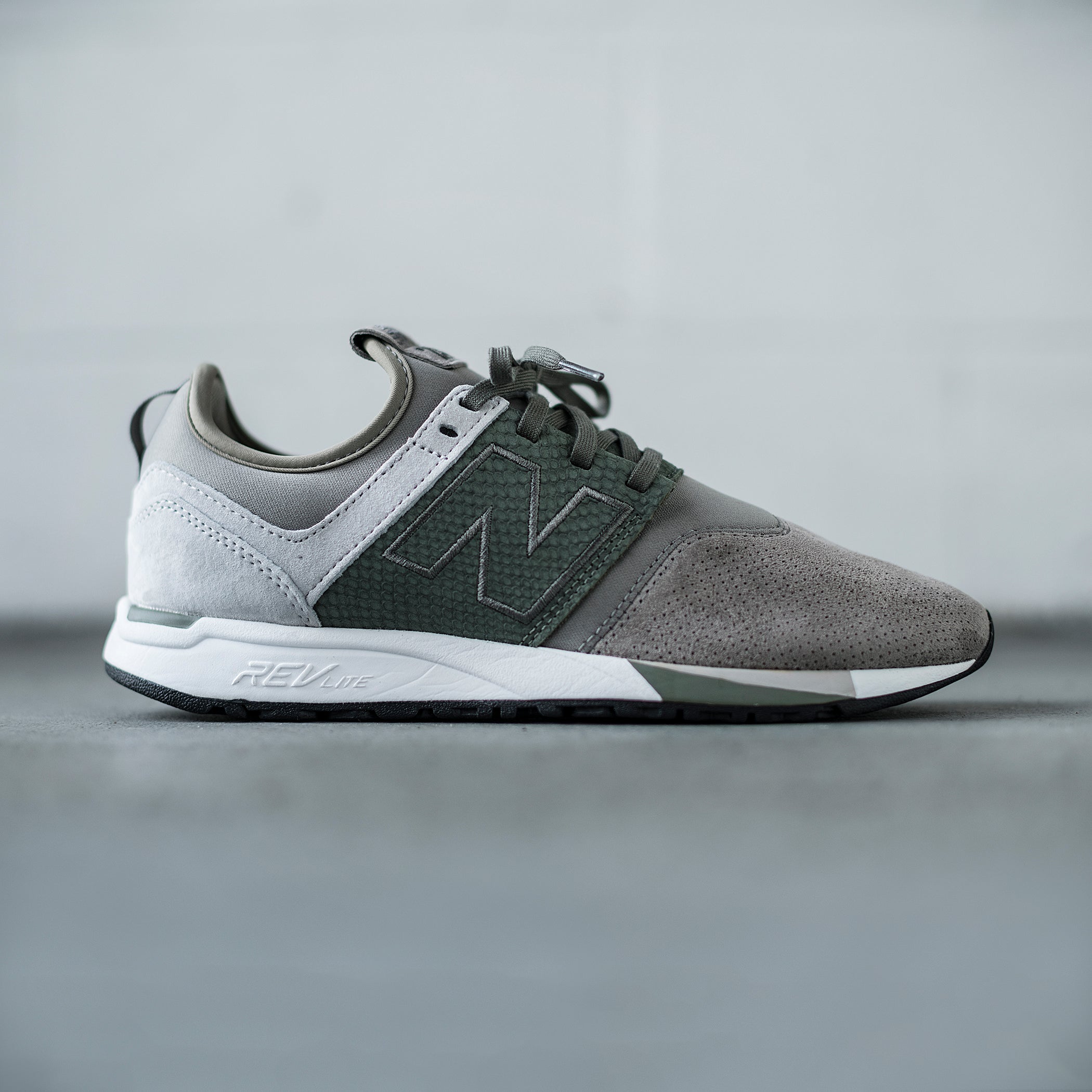 New Balance MRL247RT – Threads on Carson