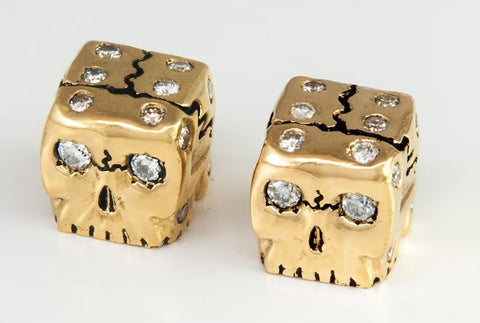 Solid gold diamond skull d6 dice