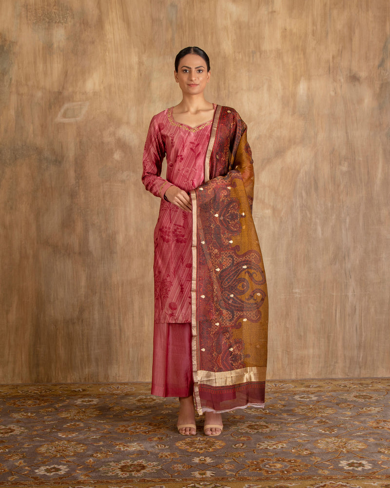 Embroidered Women Suit in Varanasi at best price by Irfan Fabrics - Justdial