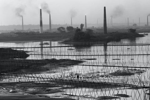 Une vue d'un site industriel pollué