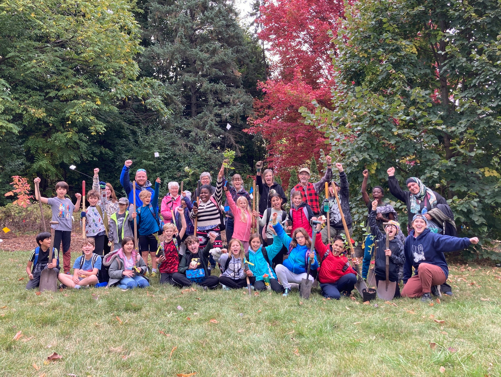 students from Madeleine-de-Roybon Elementary School