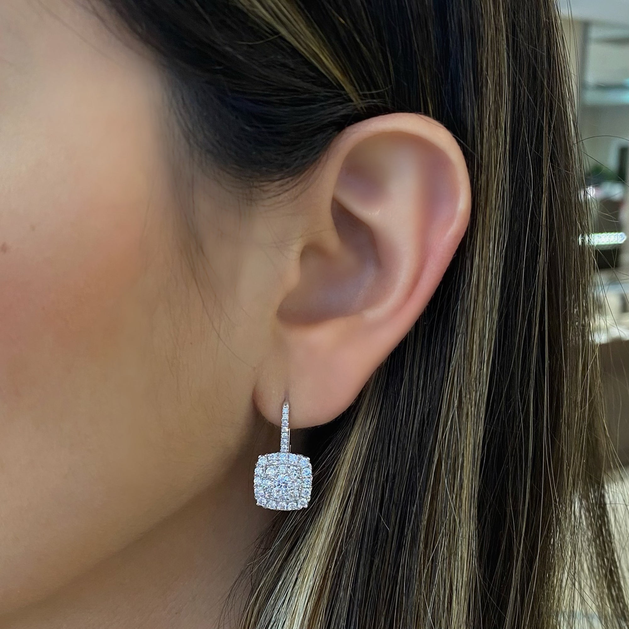 Never Lose Your Diamond Earrings: What Backing Type To Select –  DiamondStuds News