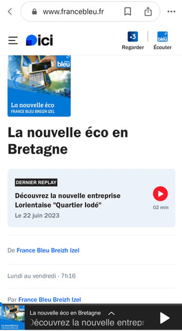 La radio France Bleu parle de la première marque bretonne de vêtements identimer qui met en avant nos ports d'attache avec les codes de nos quartiers maritime.