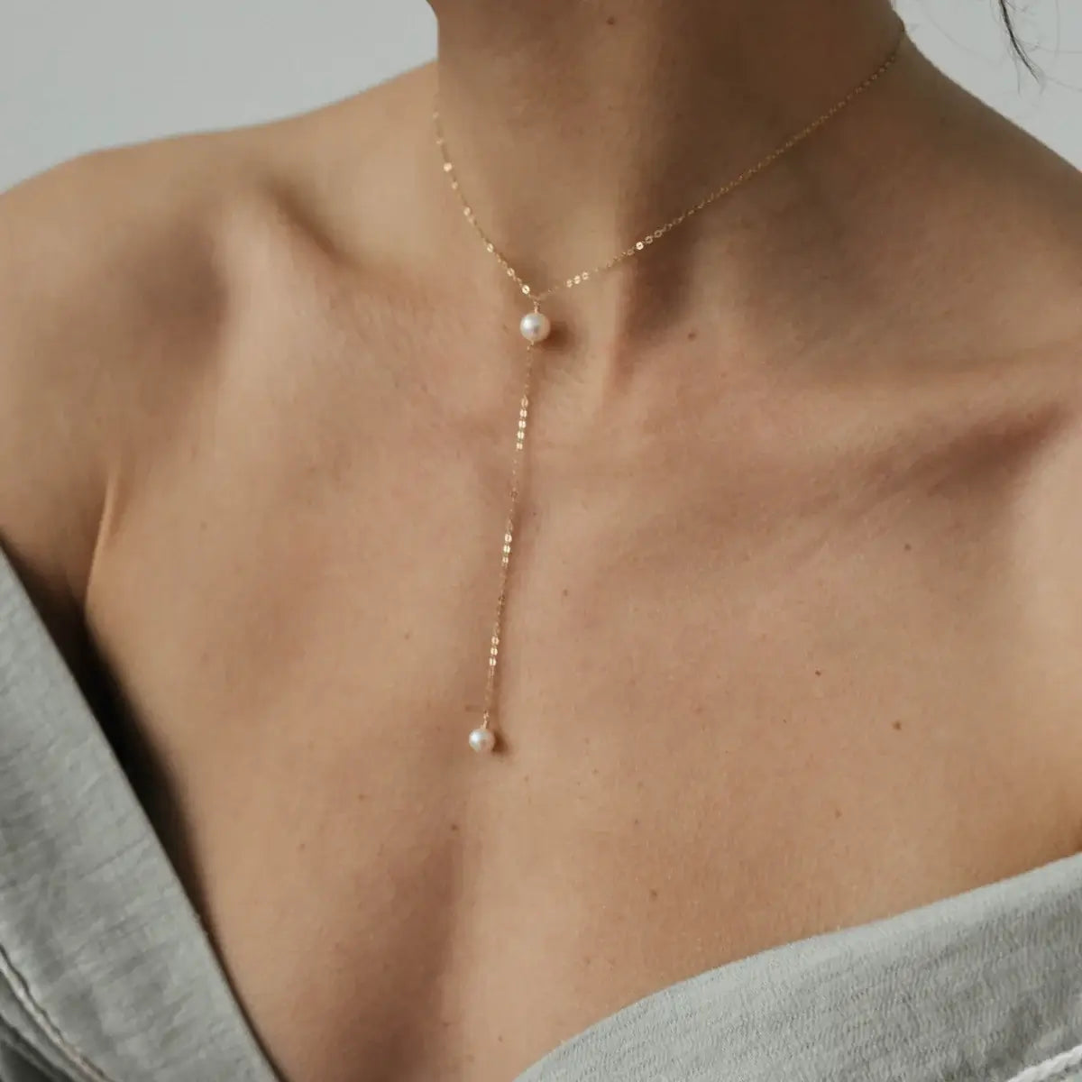 Gold-filled chain Necklace with 2 pearls - pearlcode