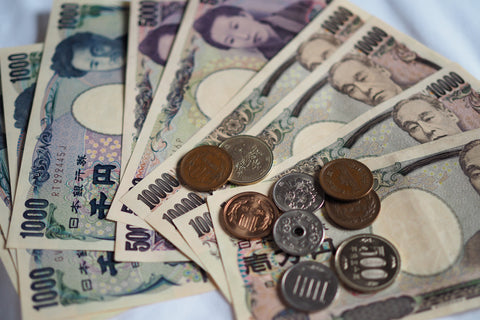 Japanese Yen, notes and coins