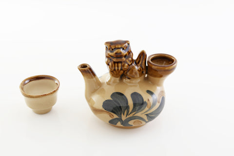 Yamuchin Sake Pot and Sake Cup