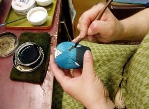 making-kokeshi-dolls