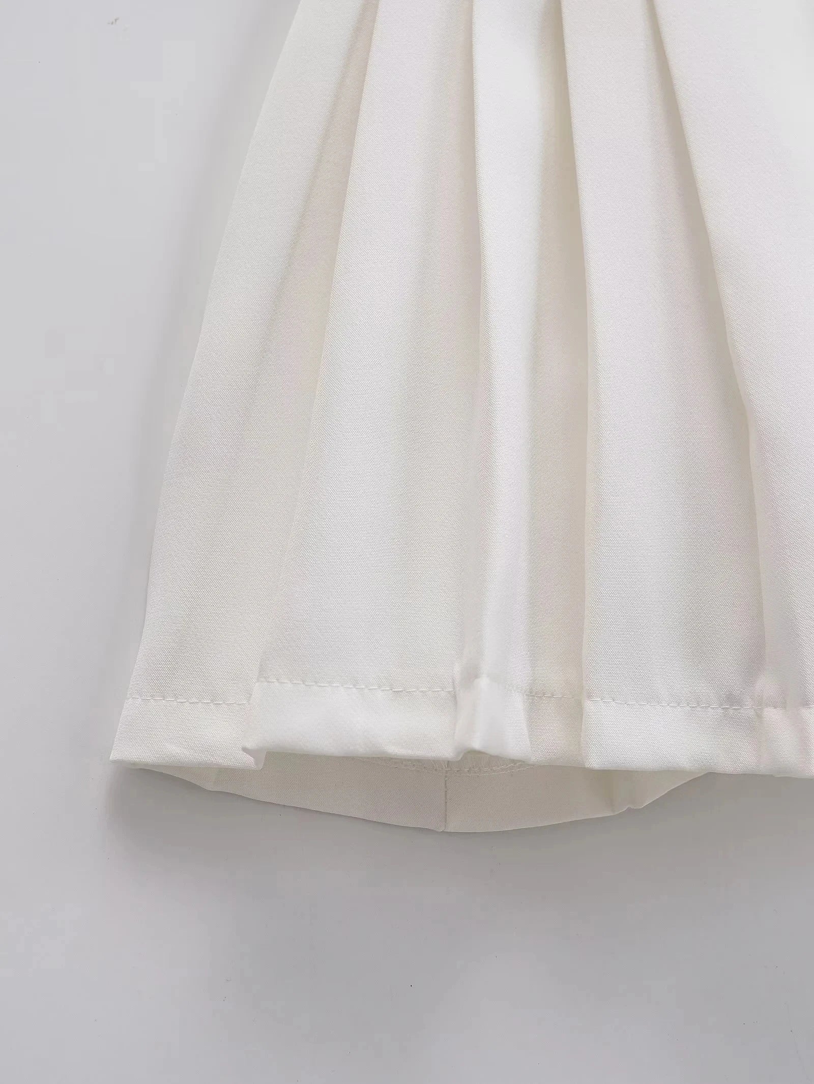 Chic White Box Pleat Mini Dress for Women - Image 15