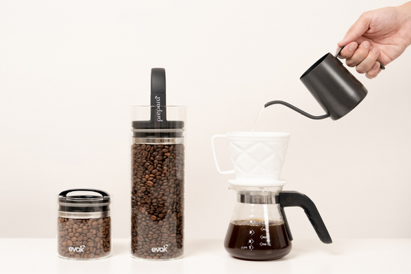 使用EVAK氣密罐Classic系列，是絕佳儲存咖啡豆的容器
