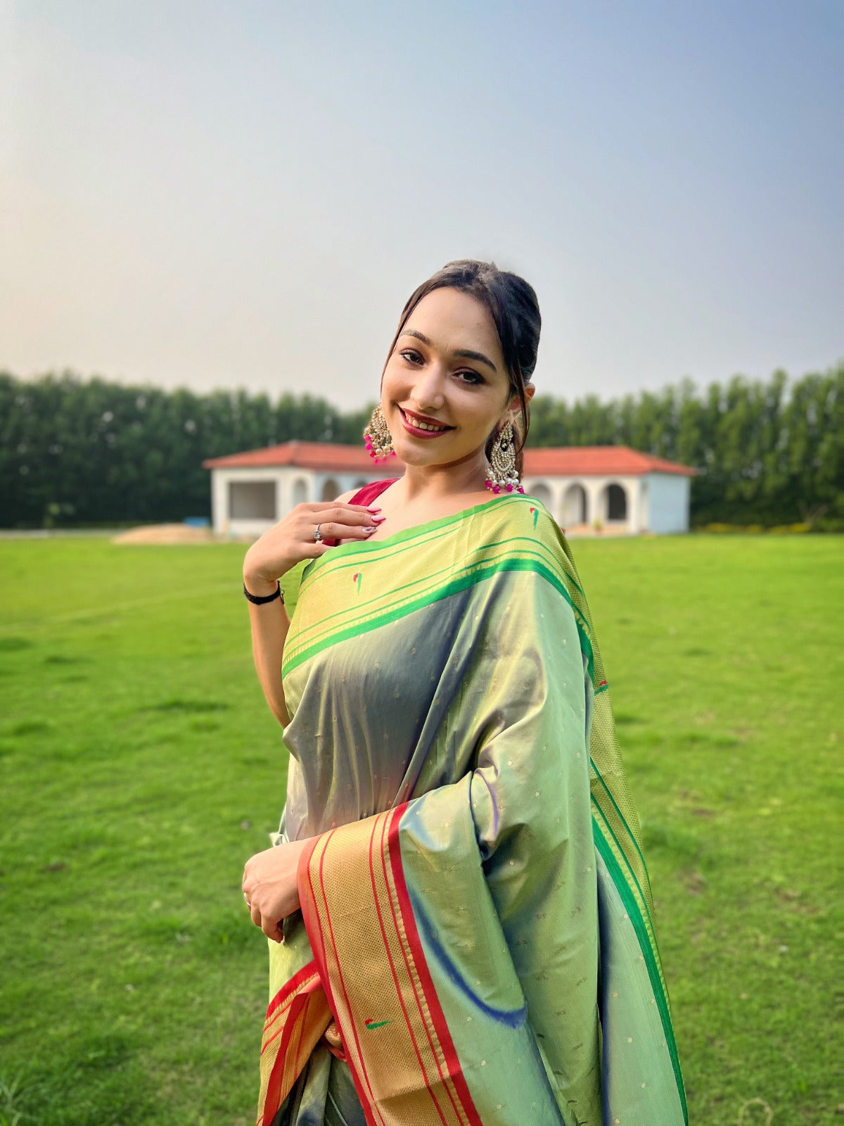 Lovely Green Silk Saree With Proficient Blouse Piece