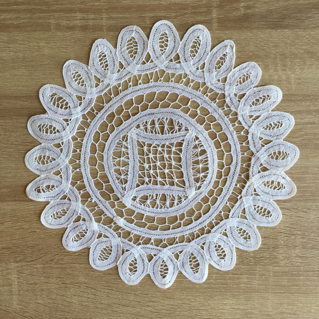 Battenberg Lace Doliles Round White - 10