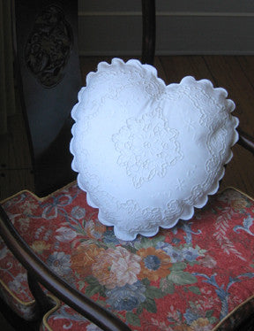 Strawberry Heart Shaped Doilies White 6 Inch Set of 12 — Accent Linens