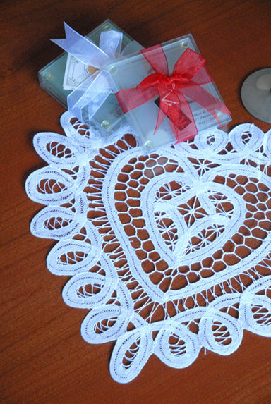 10 Inch White French Lace Paper Doilies 50 Count – PEPPERLONELY – Beads,  Buttons, Crafts, Ribbons, Jewelry Findings