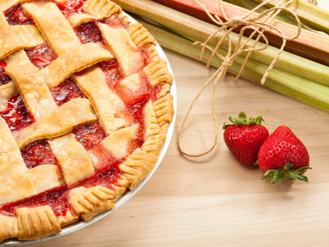 Strawberry Rhubarb pie recipe to pair with wine from @drinkboxt
