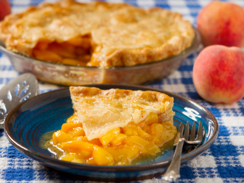 Peach Pie recipe to pair with Wine from @drinkboxt
