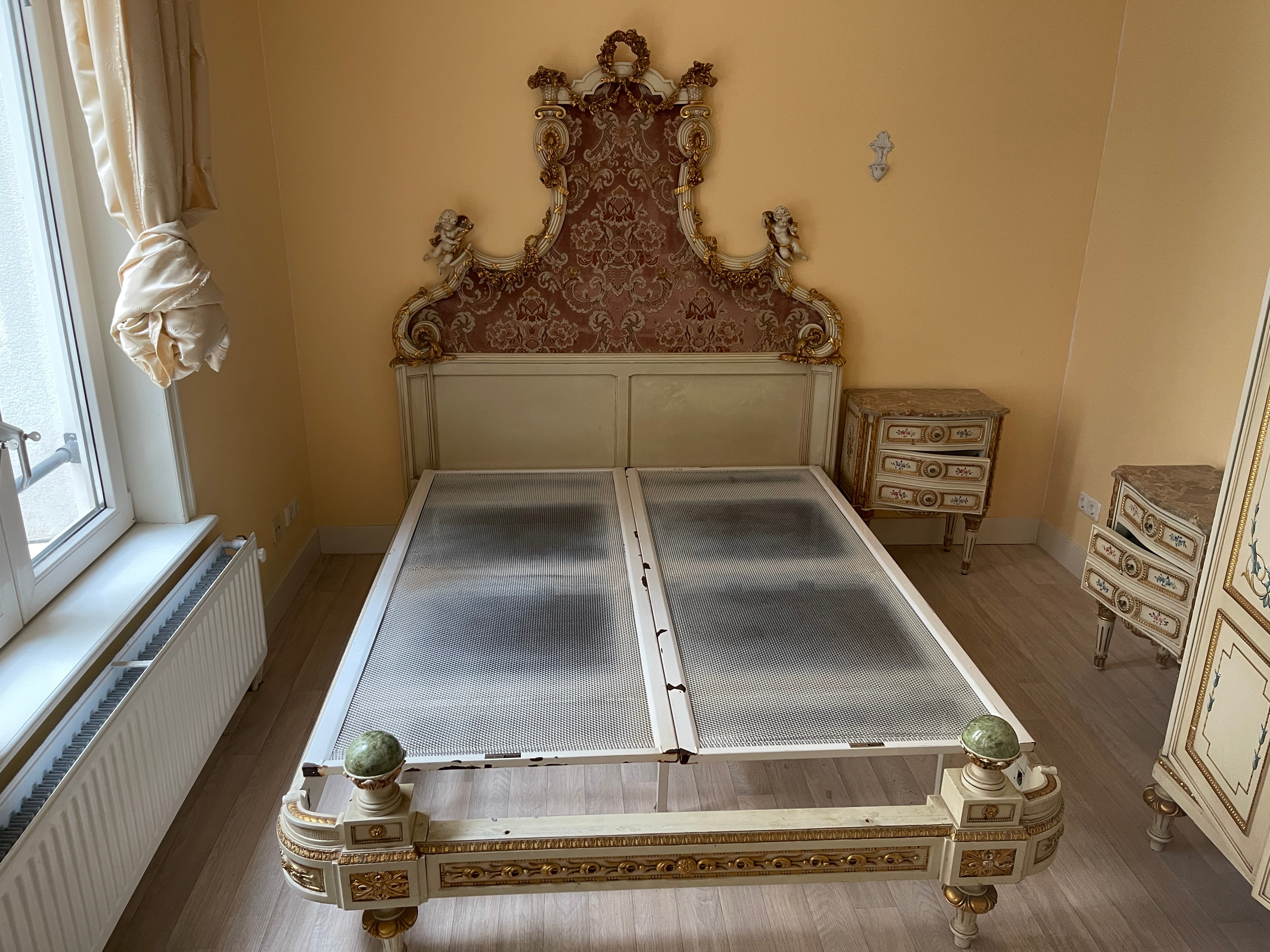 huurling fictie Merg Complete Slaapkamer Set Bed Kledingkast Nachtkastjes Legnami Vintage I –  Jurrienz