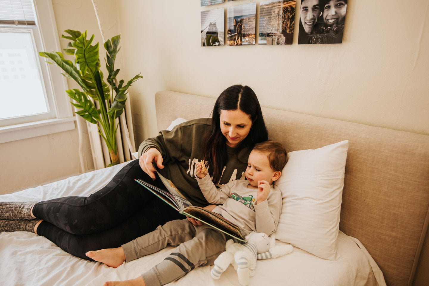 Mom and Kid reading