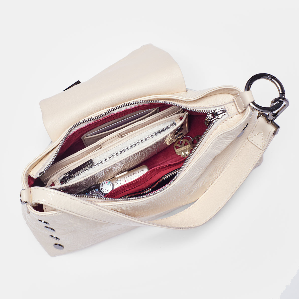 Louis Vuitton's new handbag is actually a porcelain vase - HIGHXTAR.