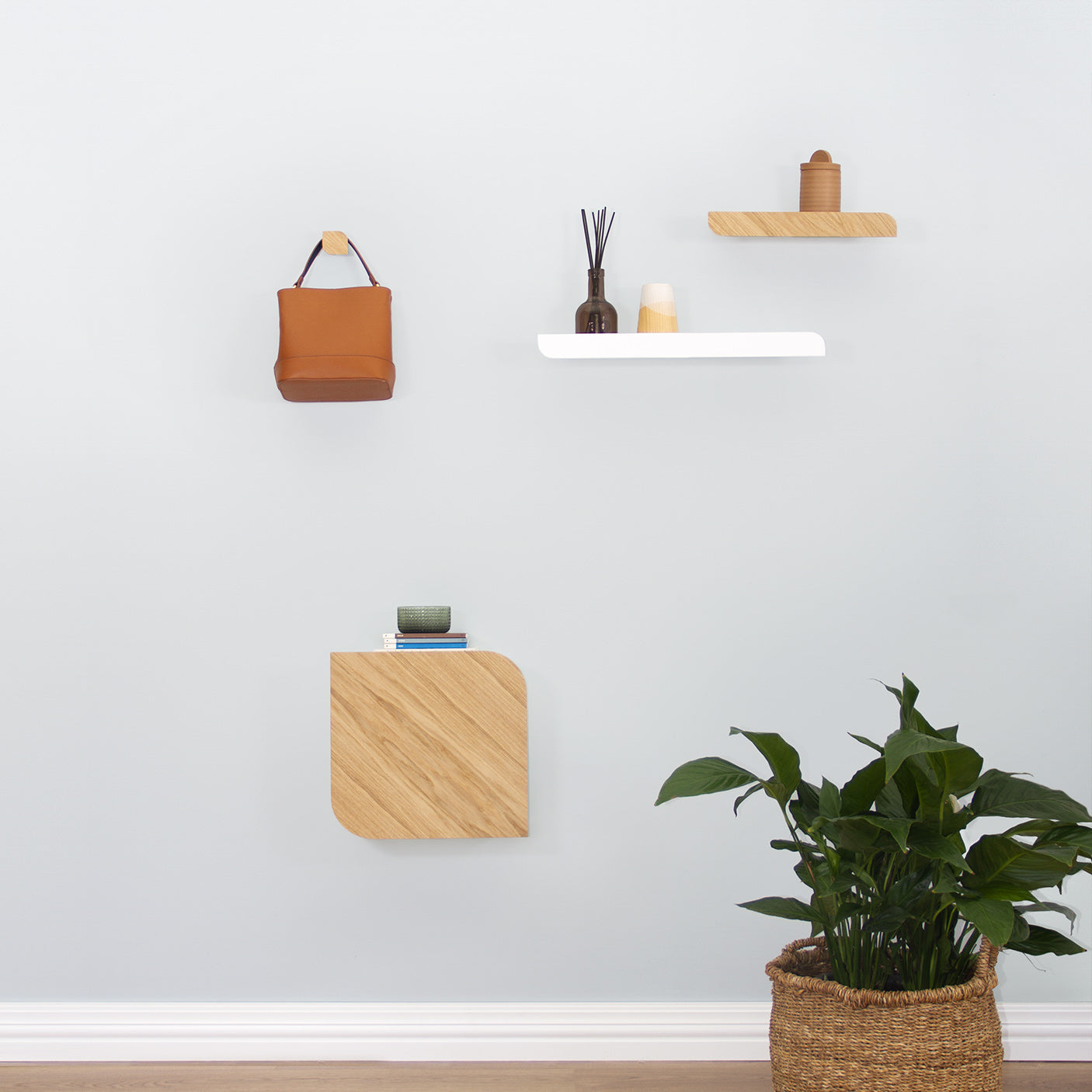 Cielo cabinet and three hooks · Black and black – Woodendot