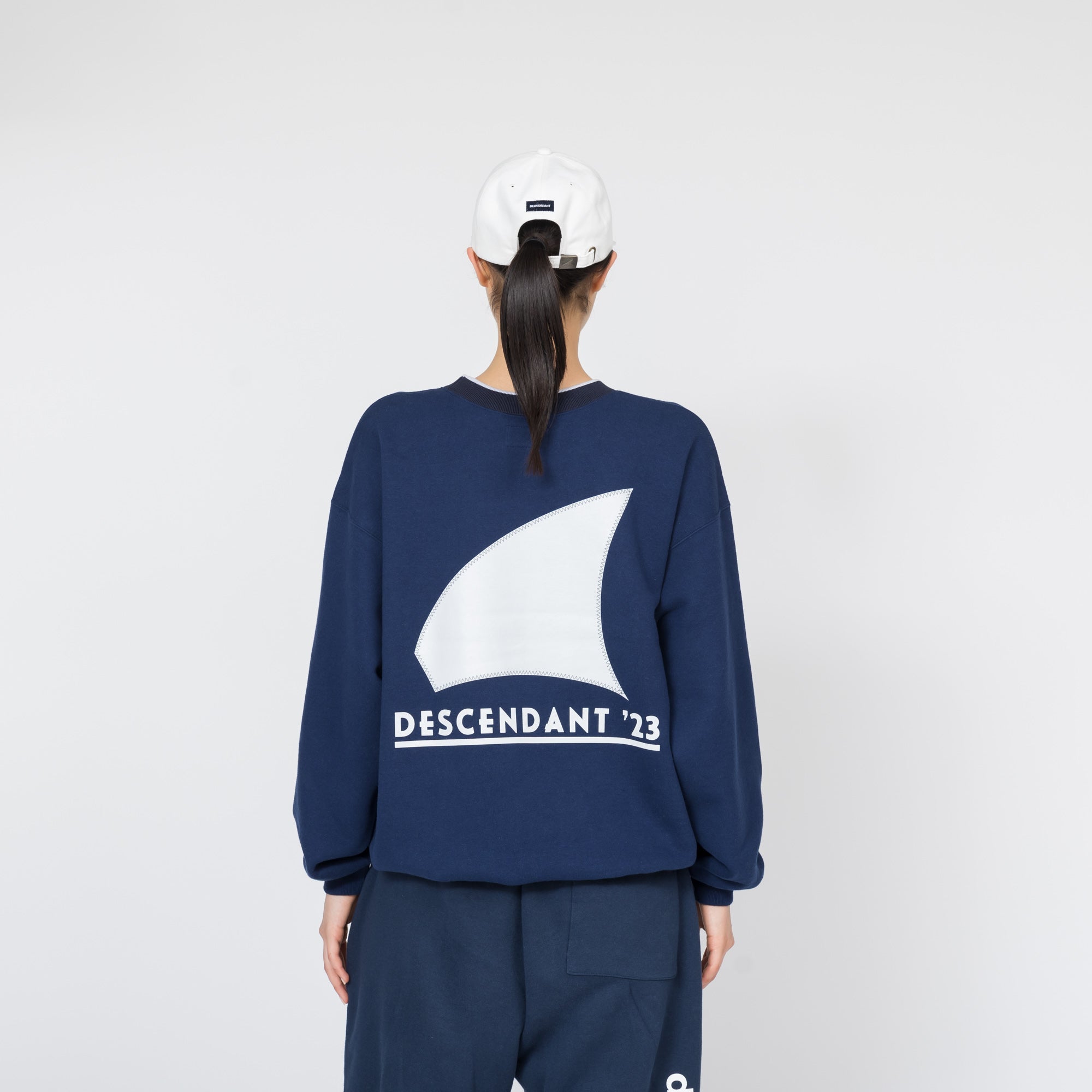 西山徹さん着用 descendant GENNAKER CREW NECK