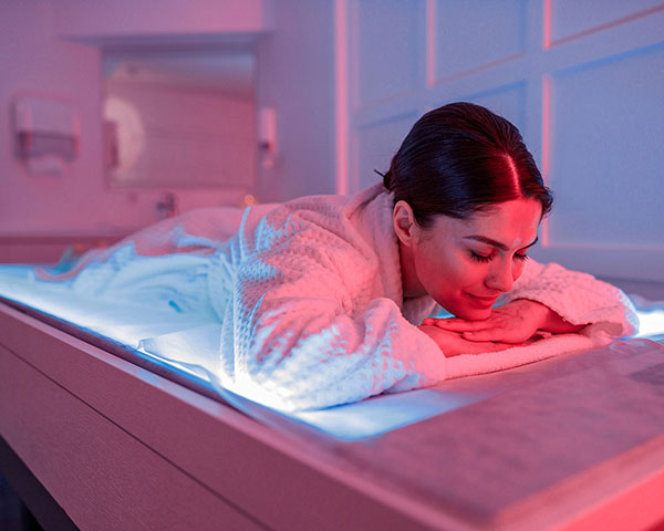 Is Red Light Therapy Actually Good for Performance and Recovery