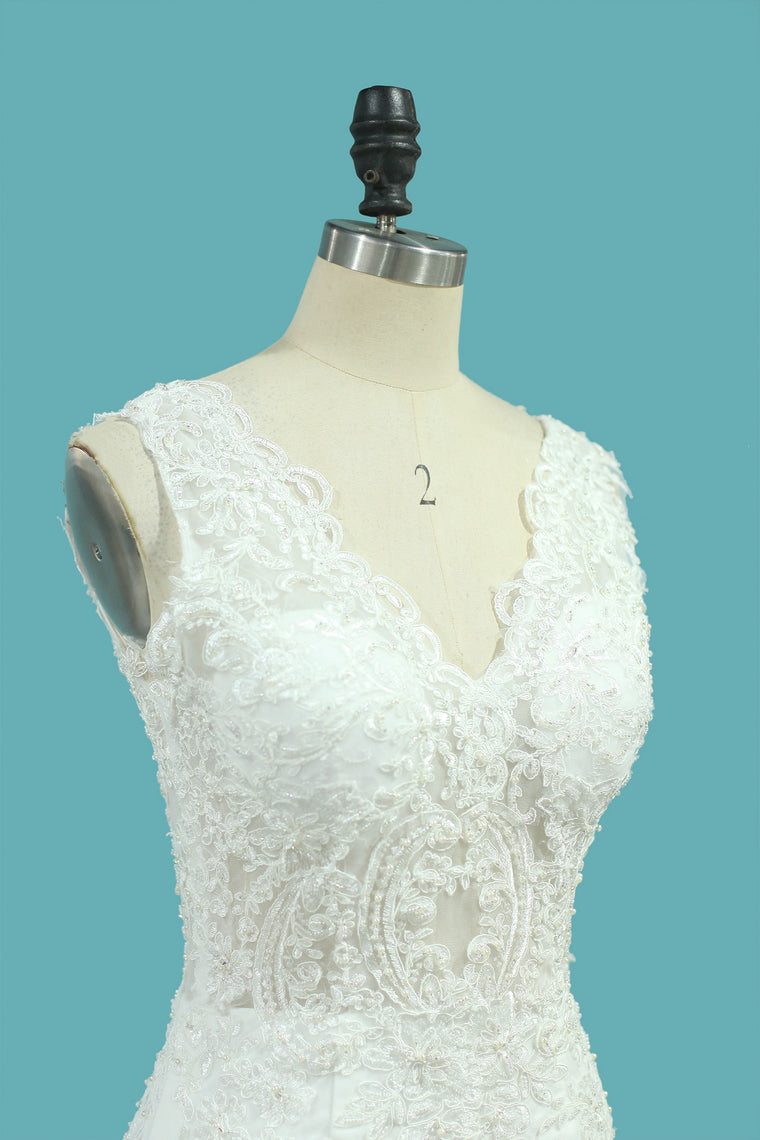 Robes de mariage de sirène de col en V 2024 Tulle avec l'Applique et le train de cour de perles