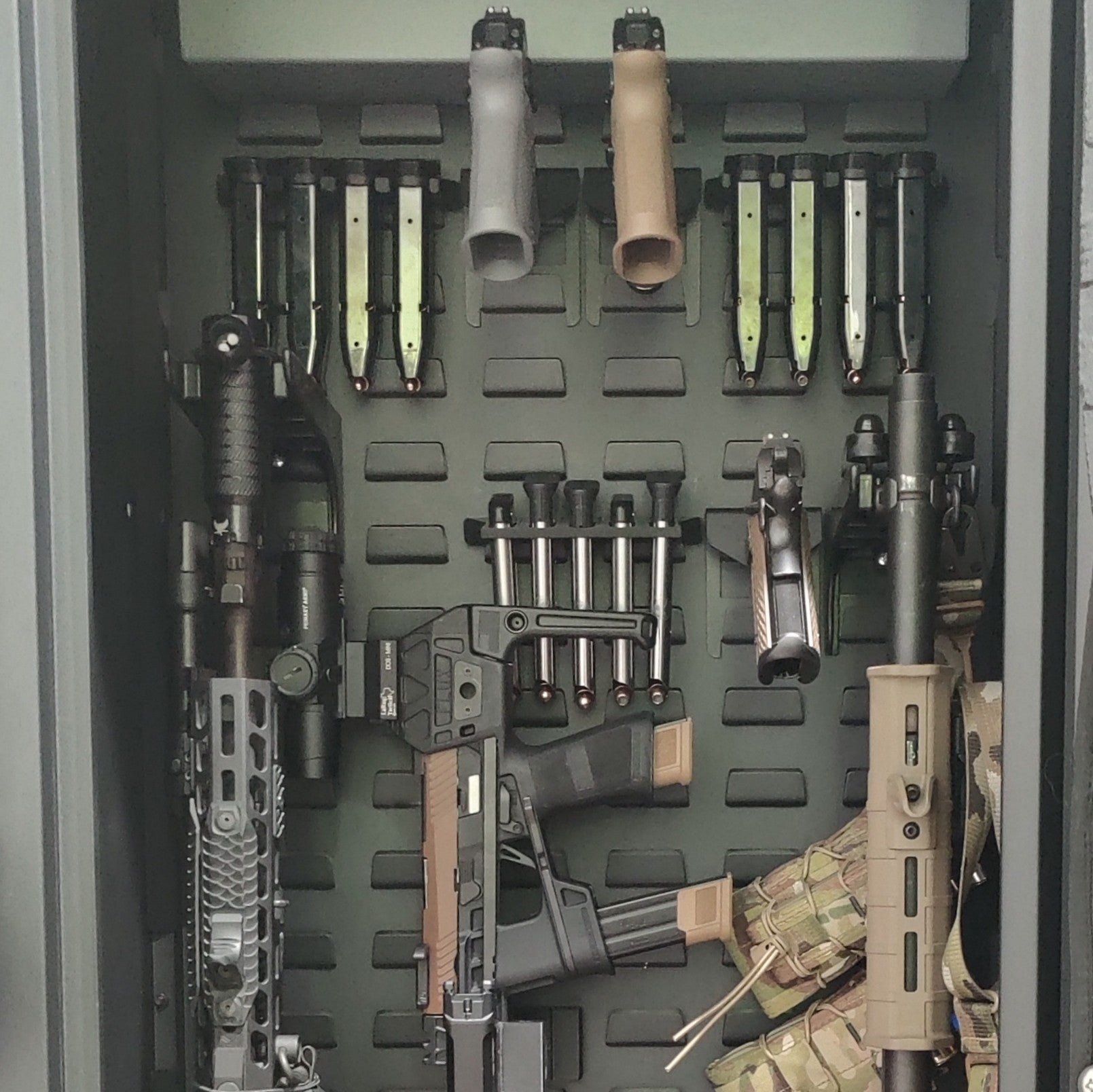 Picatinny Rail Gun Mount - SecureIt / Akro-Mils | Rifle Holder Storage Rack