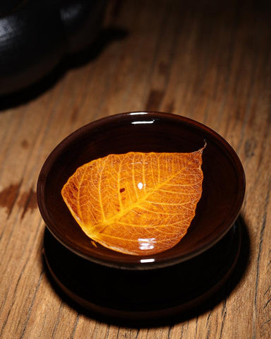 The Fascination of Leaf Teacups