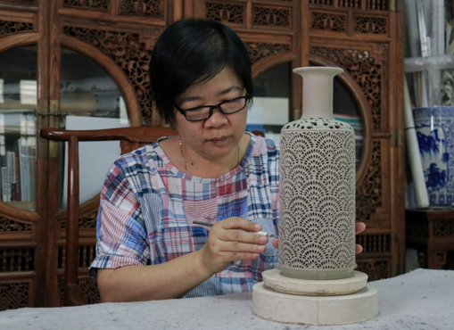 Chaozhou Hollow Ceramic Vase