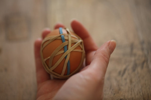 egg decoration, rubber bands