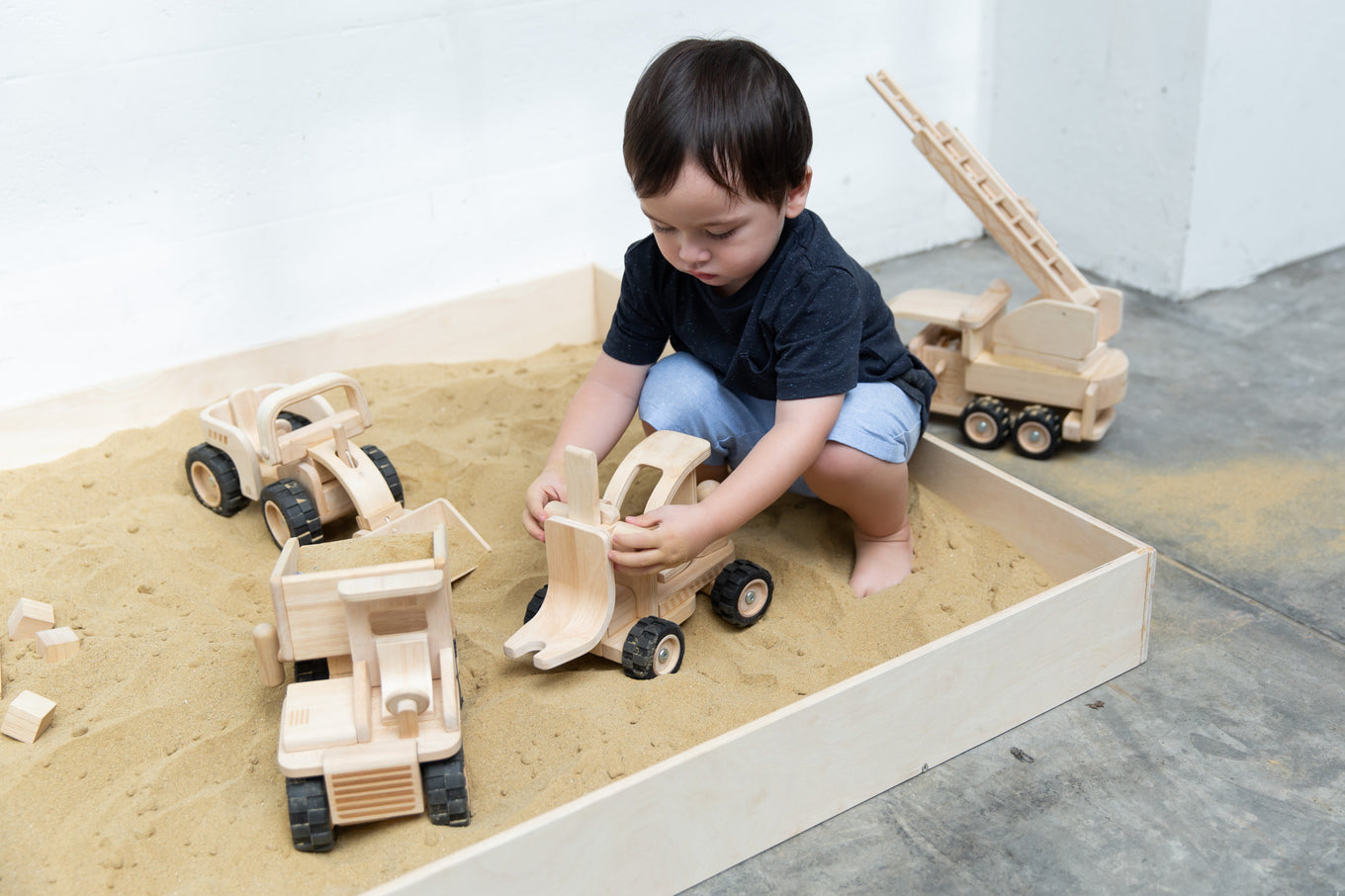 plan toys dump truck