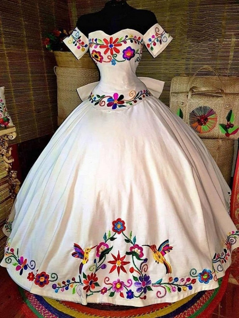 Crop top Mexican Dress  Quinceanera dresses, Mexican theme quinceanera  dresses, Quince dresses