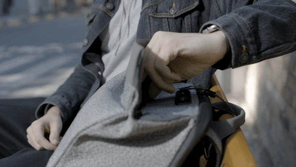 Korin SnapBack laptop táska mágneses zsebbel