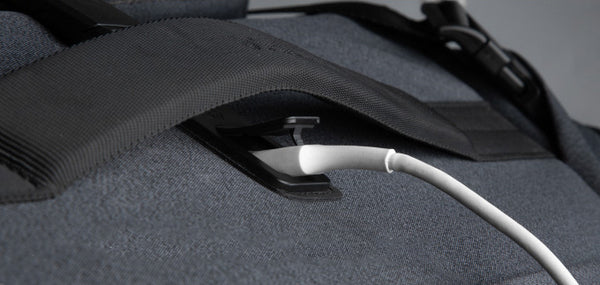 Kincase Tripper nagy kapacitású hátizsák USB-C töltővel