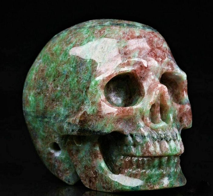 Se Garnet skull - 667.00 ct hos Altideals