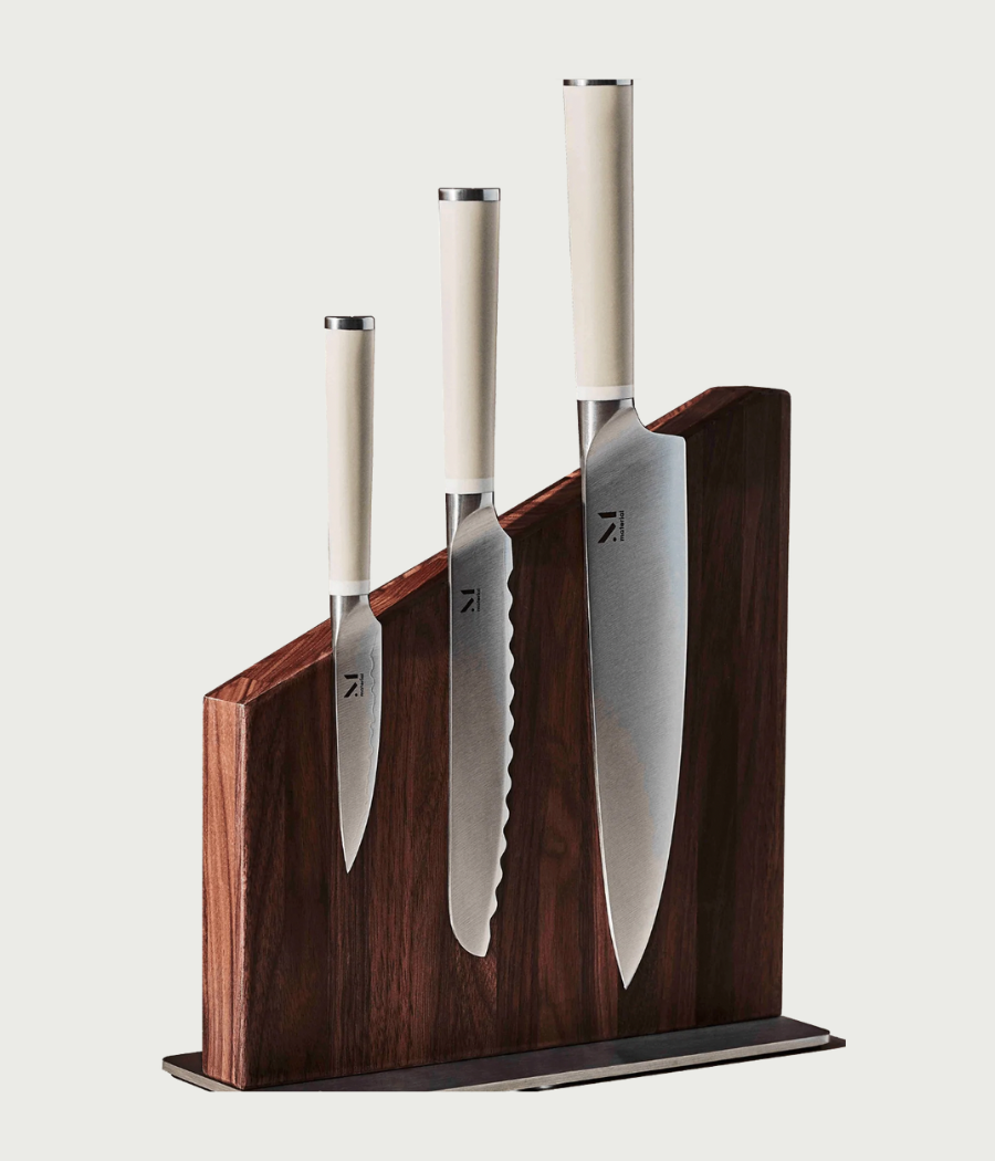 https://cdn.shopify.com/s/files/1/0663/1637/0155/products/EYESWOON_MATERIAL_KITCHEN_KNIVES_AND_STAND_WALNUT_COOL_NEUTURAL__SILO__1_900x1050_0579534b-6972-4e44-a5b2-fbada3ae30a9.png?v=1670799423