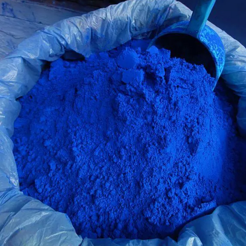 Poudre de Nila Bleu : Tout ce que vous devez savoir sur ses