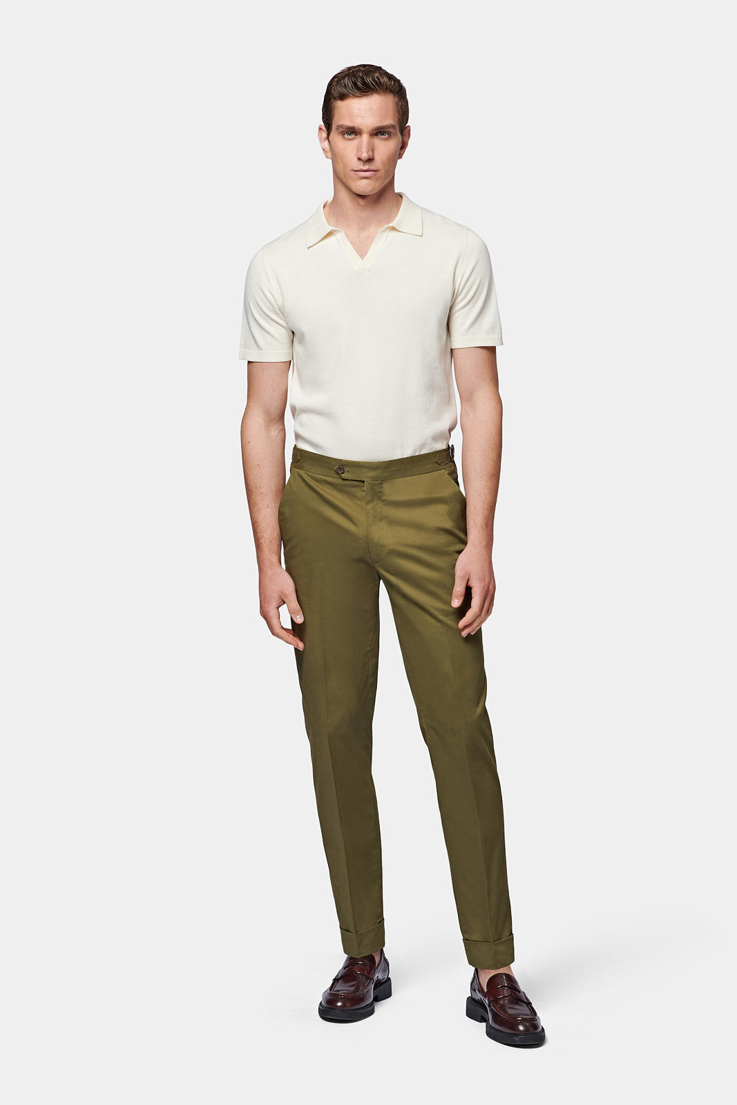 Knitted Short Sleeve V-Neck Polo in Egret